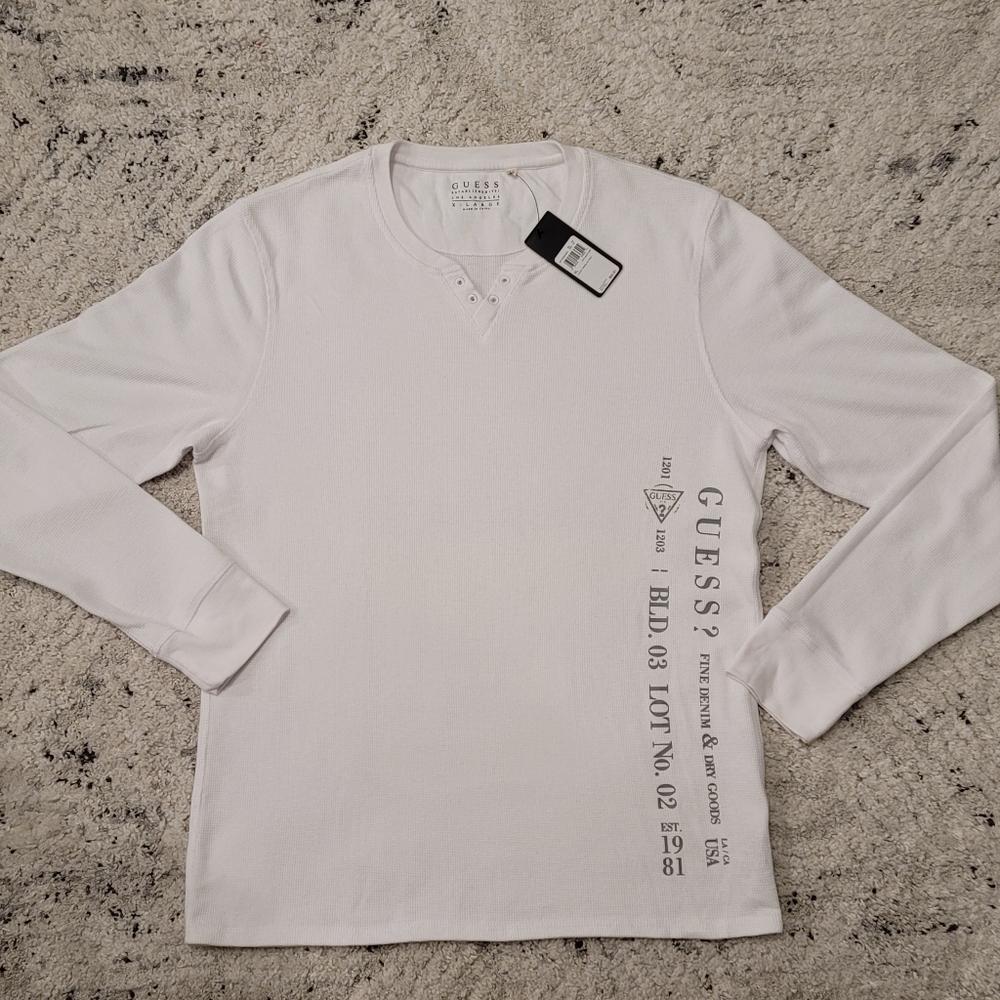 🆕️2 for 40🆕️Guess "Los Angeles" V Neck Fitted Soft Thermal